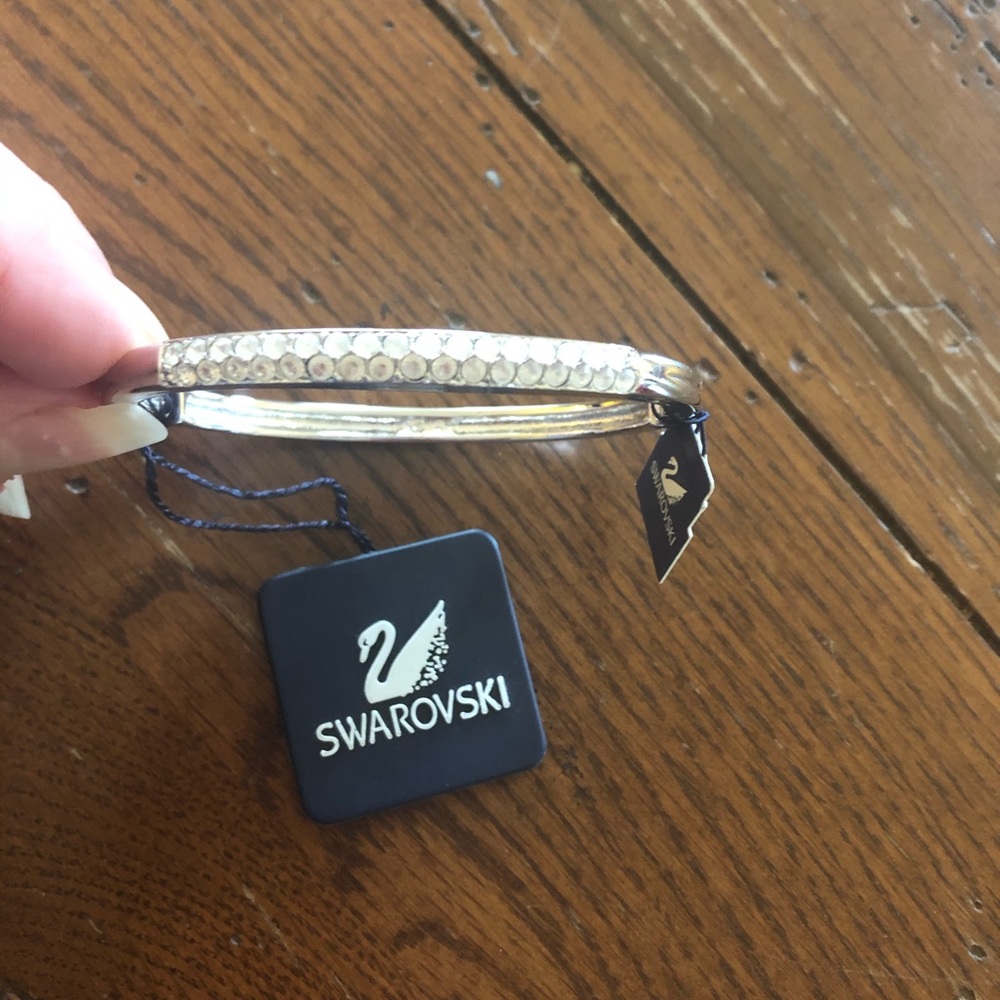 ❌❌❌SOLD❌❌❌Swarovski Crystal Bangle